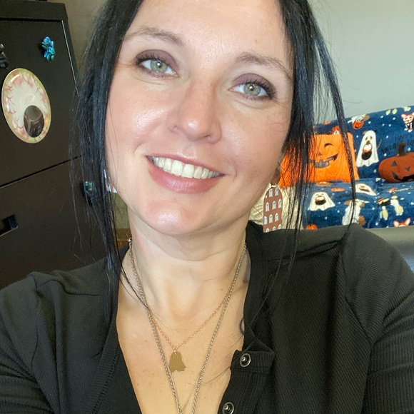 Meet your Posher, Rebecca - Picture 1 of 1